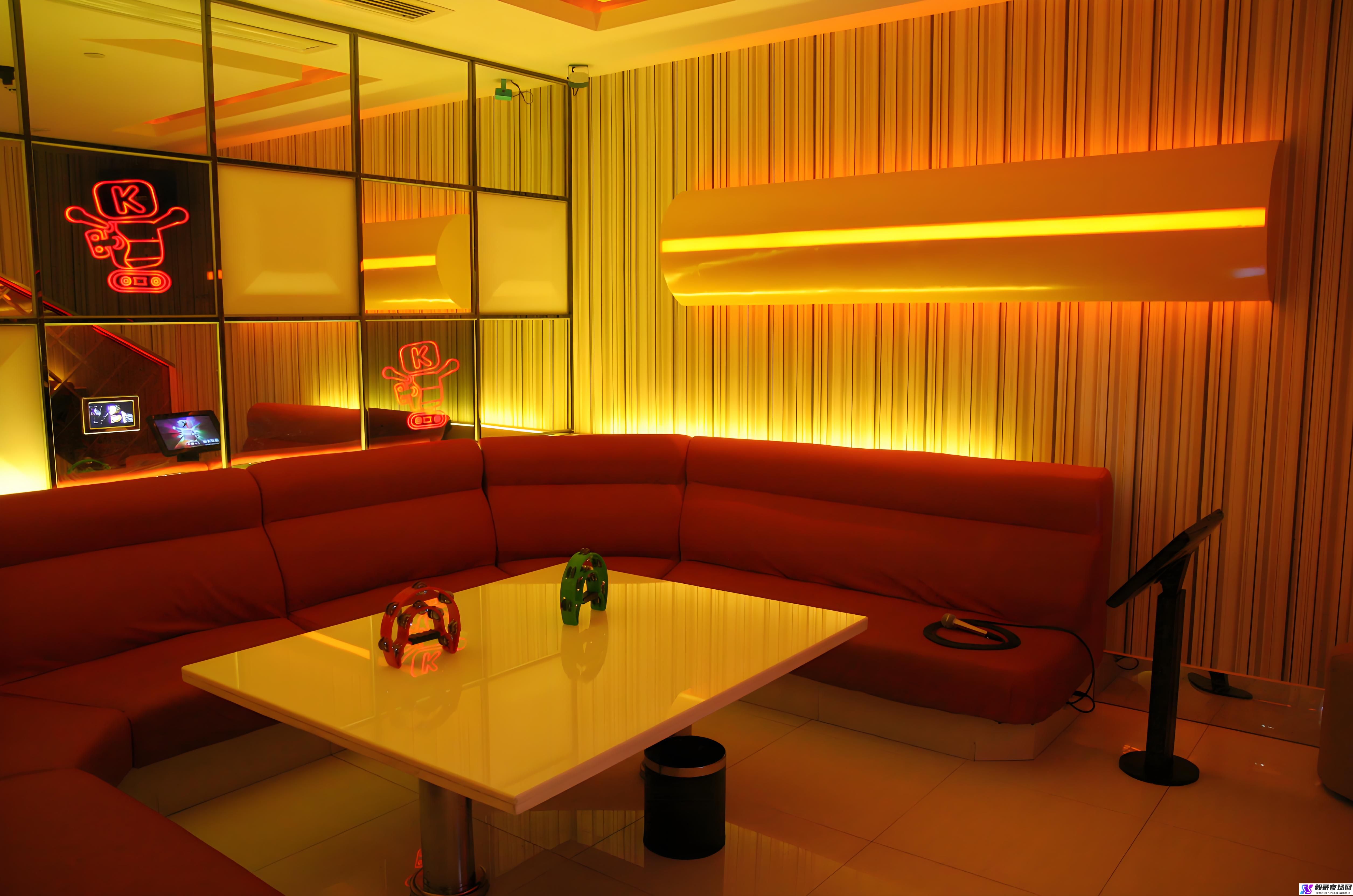 繁华都市寻佳才：高端会所诚聘多元人才